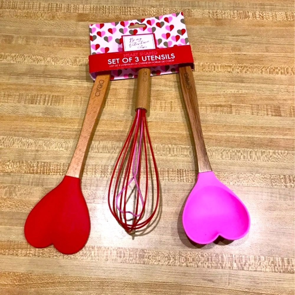 3 pack Valentine’s Day Spatula Set NWT